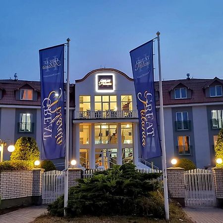 Great Polonia Ustka Bed & Breakfast Exterior photo