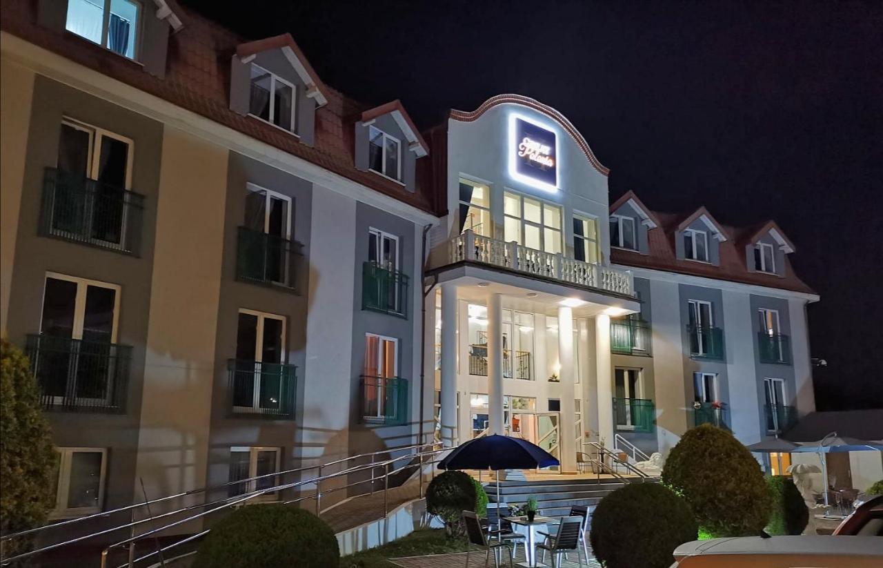 Great Polonia Ustka Bed & Breakfast Exterior photo